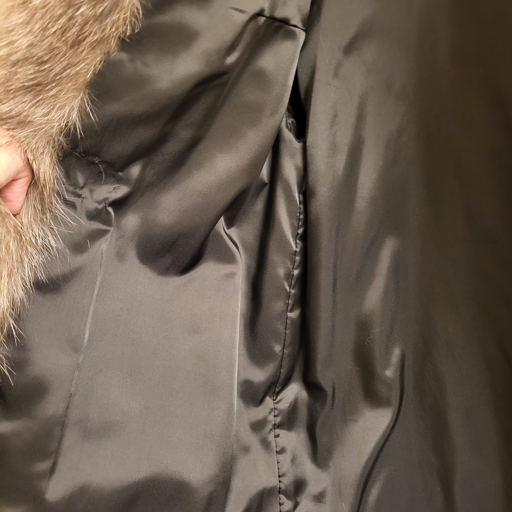 Saga Furs Luxurious Silver Fur Coat - Picture 8 of 8